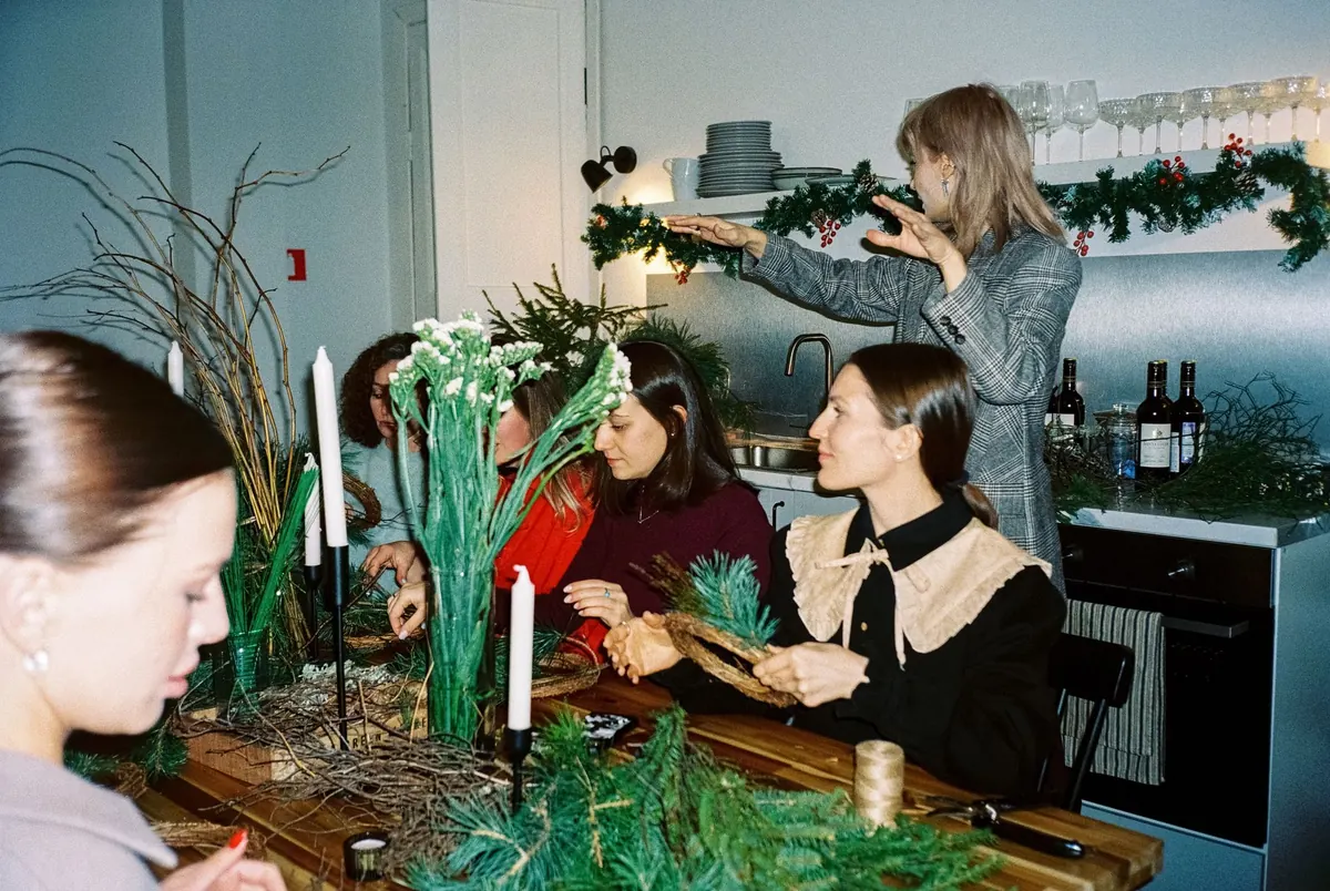 How to Host a Seasonal Wreath-Making Workshop in Your Studio